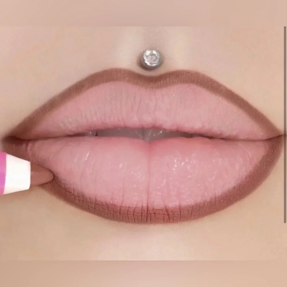Neutral Pink Lip Liner Pencil - Precision Lip Definer